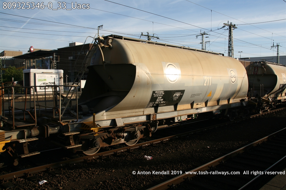 809325346-0_33_Uacs.jpg